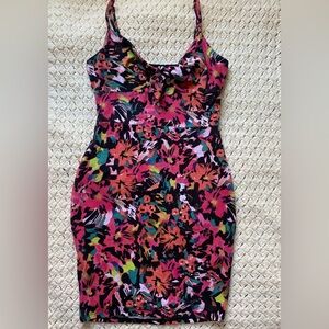 🌺 GUESS FLORAL- BODYCON DRESS/ SIZE XS 🌺